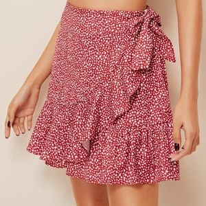 Flowey Polka Dot Skirt! NEVER BEEN WORN!